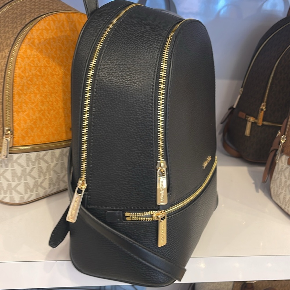 MICHAEL KORS Rhea Medium Zip Pebbled Leather Backpack
BLACK 
NWT - Picture 3 of 16